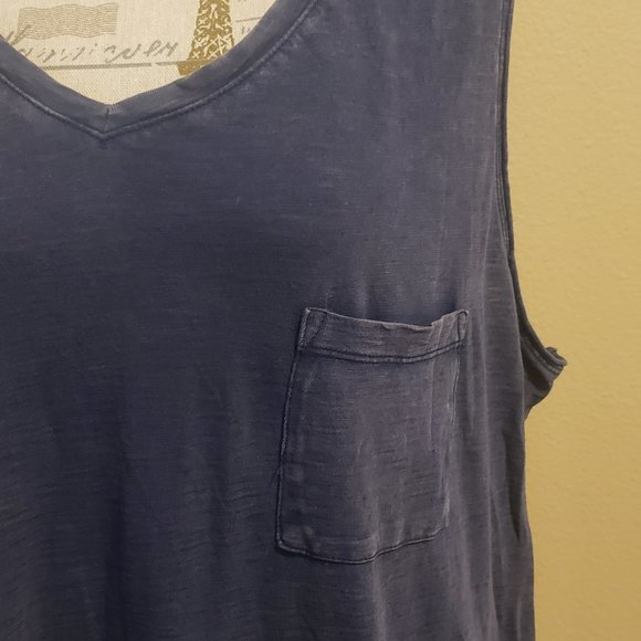 Time and True sleeveless top with pocket - Picture 3 of 6